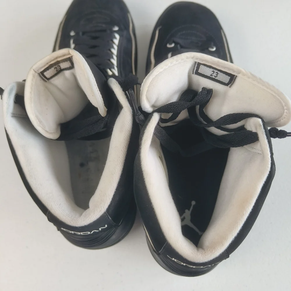 Jordan 2 Retro QF Black 2010 men's sports shoes size 13 style 395709-001. used d